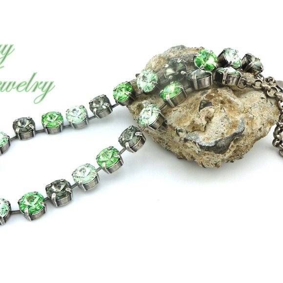 AMAZON FOREST Tennis Necklace Made with Genuine Austrian Crystal - Picture 5 of 6